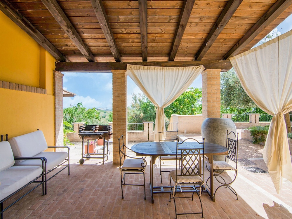 Apartment in Ascoli Near Mountains