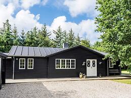 5 Star Holiday Home in Henne