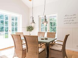 5 Star Holiday Home in Henne