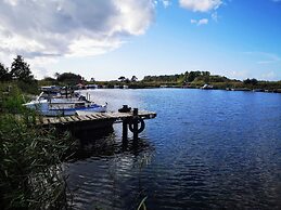 Secluded Harbor Cottage-by Traum
