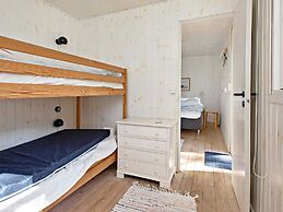 8 Person Holiday Home in Vaeggerlose