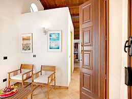 Beachside Getaway w/ Garden