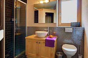 Modern Chalet with Hot Tub in Les Collons