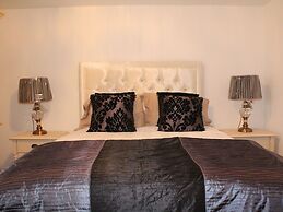 Holiday Home in Ayr near Beach