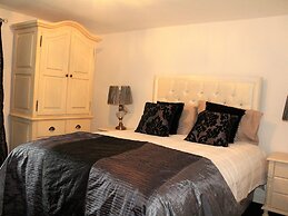 Holiday Home in Ayr near Beach