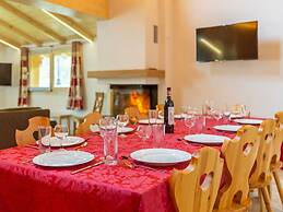 Chalet in La Tzoumaz Near Ski Lift