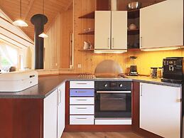 6 Person Holiday Home in Dronningmølle