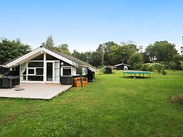 6 Person Holiday Home in Dronningmølle