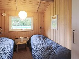 6 Person Holiday Home in Dronningmølle