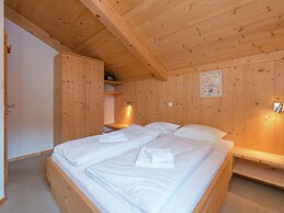 Chalet in Dachstein West With Shared Pool