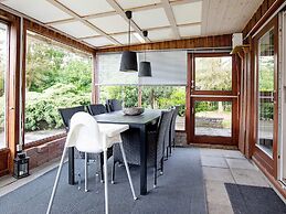 6 Person Holiday Home in Vaeggerlose