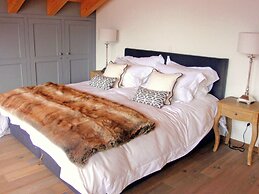 Lavish Holiday Home in Heremence With Balcony