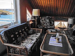 6 Person Holiday Home in Gullholmen