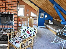 6 Person Holiday Home in Gullholmen