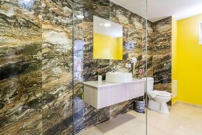 Bamboo Suites Adults Only