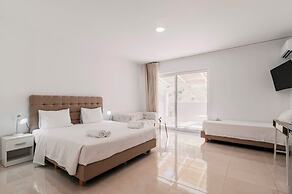 Bamboo Suites Adults Only