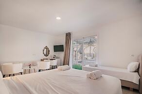 Bamboo Suites Adults Only
