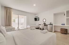 Bamboo Suites Adults Only
