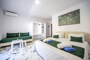 Bamboo Suites Adults Only