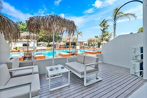 Bamboo Suites Adults Only