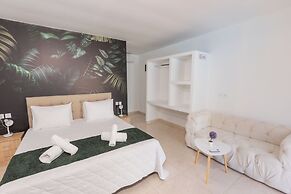 Bamboo Suites Adults Only