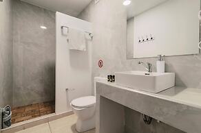 Bamboo Suites Adults Only