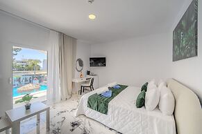 Bamboo Suites Adults Only