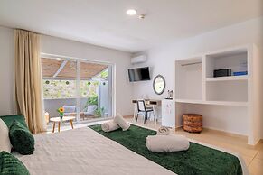 Bamboo Suites Adults Only