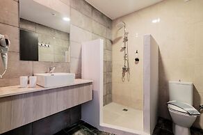Bamboo Suites Adults Only