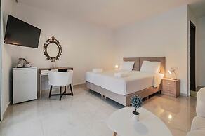 Bamboo Suites Adults Only