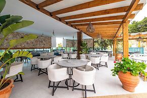 Bamboo Suites Adults Only