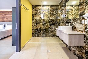Bamboo Suites Adults Only