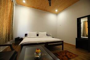 Le ROI Floating Huts & Eco Rooms