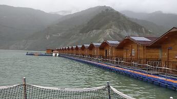 Le ROI Floating Huts & Eco Rooms