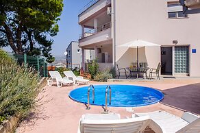 Apartment Nostalgija Podstrana