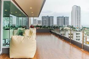 The Rizin Hotel Phratumnak