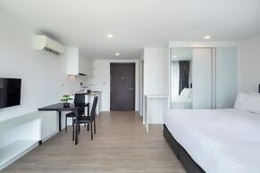 The Rizin Hotel Phratumnak