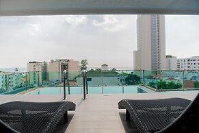 The Rizin Hotel Phratumnak