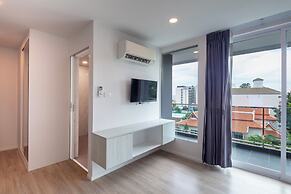 The Rizin Hotel Phratumnak