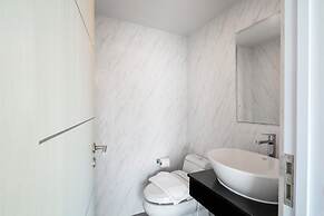 The Rizin Hotel Phratumnak