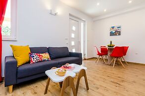 Apartment Moon River