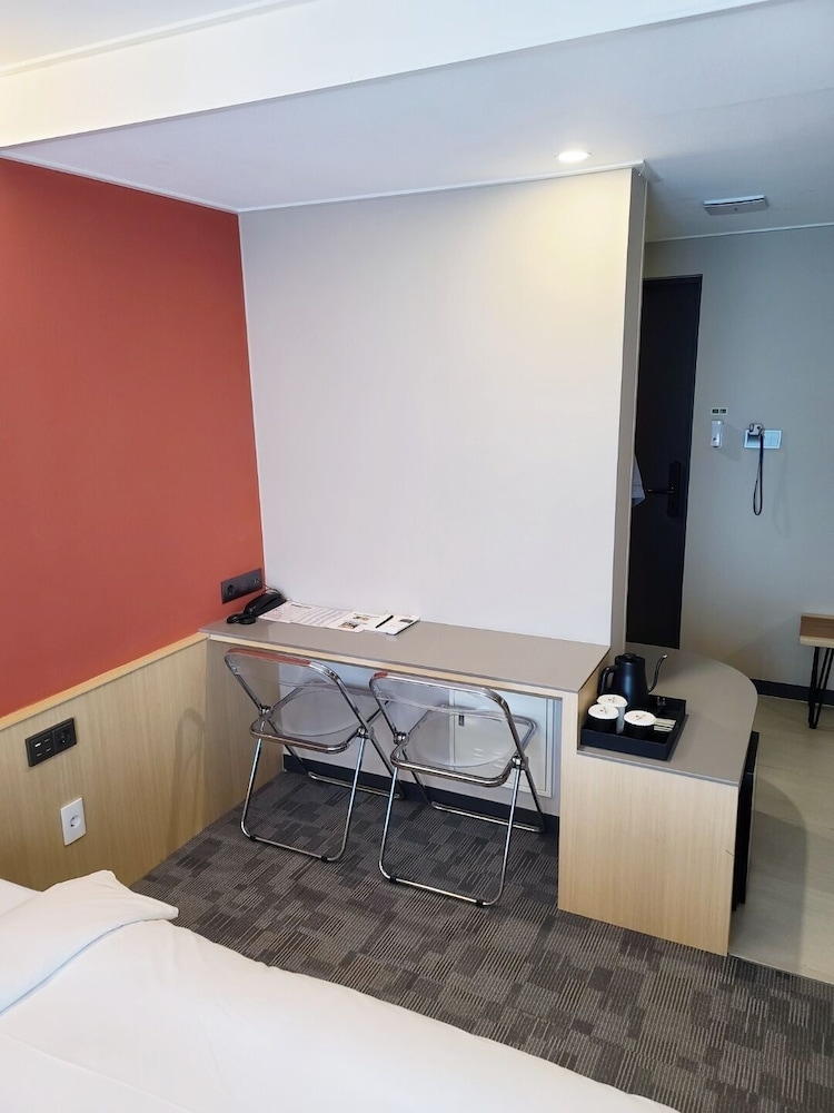Hound Hotel Busan Station