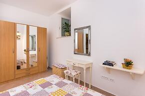 Nila's Place