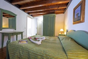 Liano Iris - Terrace & parking place