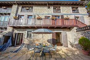 Liano Iris - Terrace & parking place