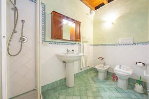 Liano Iris - Terrace & parking place
