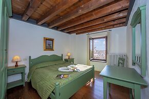 Liano Iris - Terrace & parking place