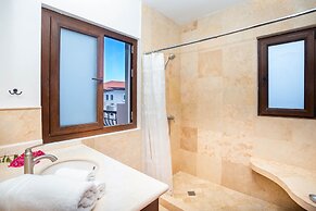 1111 Pearl Court at Pristine Bay
