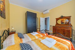 Maison Fleurie Apartments