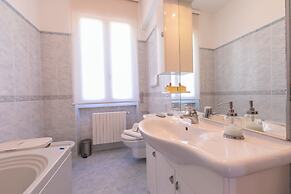 Maison Fleurie Apartments